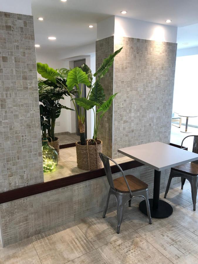 Hostal Rosalia San Antonio  Kültér fotó